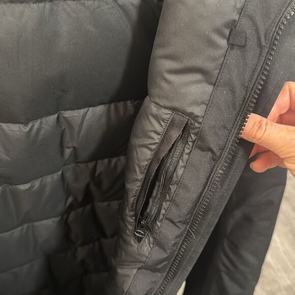 NWOT The North Face Women’s parka - Picture 12 of 12